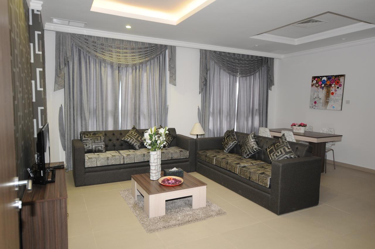 Al Muhanna Plaza Luxury Apartments 쿠웨이트 외부 사진