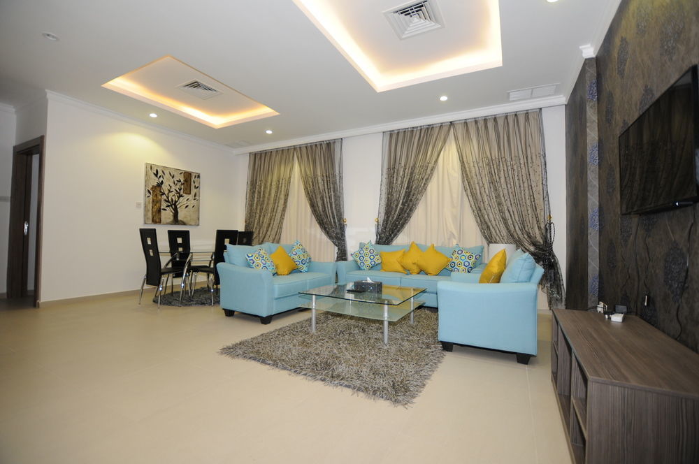 Al Muhanna Plaza Luxury Apartments 쿠웨이트 외부 사진