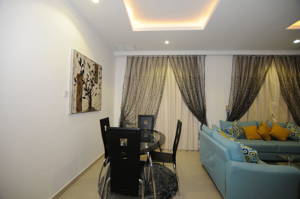 Al Muhanna Plaza Luxury Apartments 쿠웨이트 외부 사진